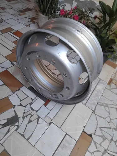 Roda de aço caminhão 10 furos 22,5