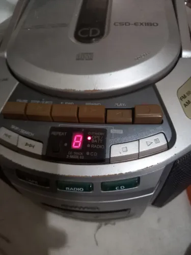 Radio cassete aiwa csd-ex-180
