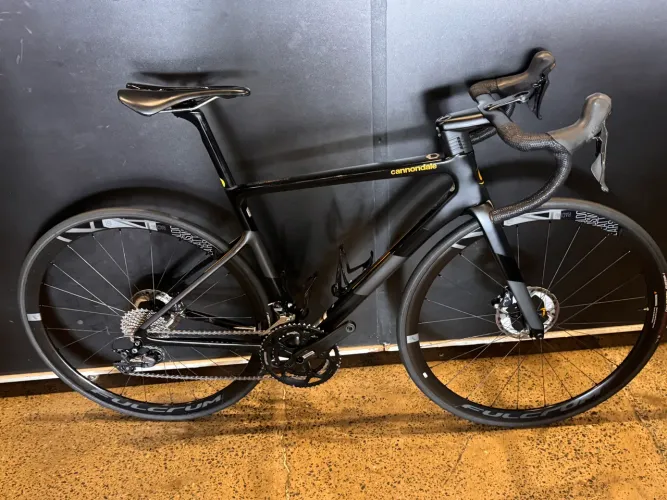 CANNONDALE SUPERSIXEVO CARBON DISC HI-MOD TAMANHO 51 SEMI NOVA