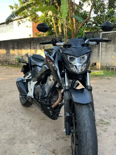 Vendo ou troco por carro, CB 300 twister