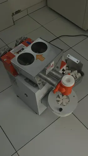 Máquina de Salgados Recheados Profissional nova