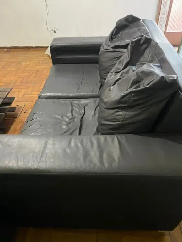 Sofá de Couro Preto (Novo)