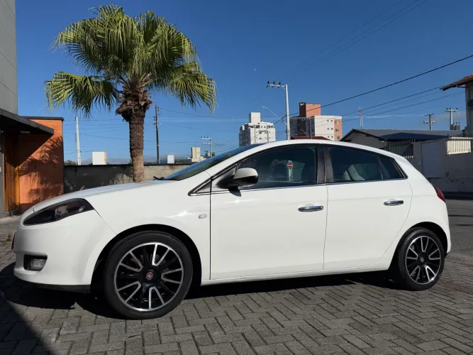 Fiat Bravo Essence 1.8 Flex 16V 5P 2013