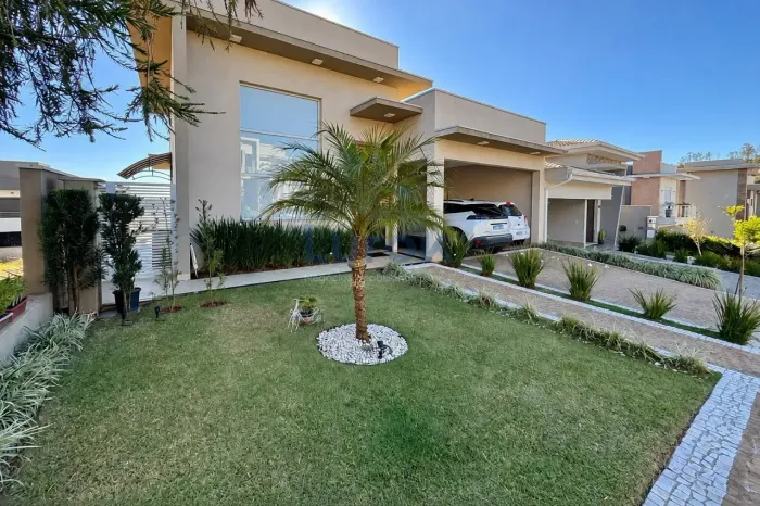 Casa a venda em Valinhos - SP - Condomínio Mont Alcino