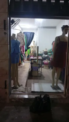 Preciso de uma atendente de loja   mulher no em Henrique Jorge 