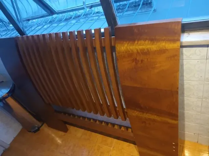 Suporte de cama de madeira