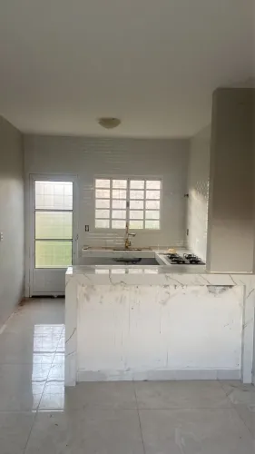 ALUGO CASA RECEM REFORMADA