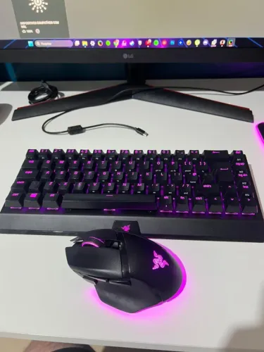 Kit Razer RGB Teclado wireless blackwidow v3 pro + Mouse Bazilisk V3 Pro
