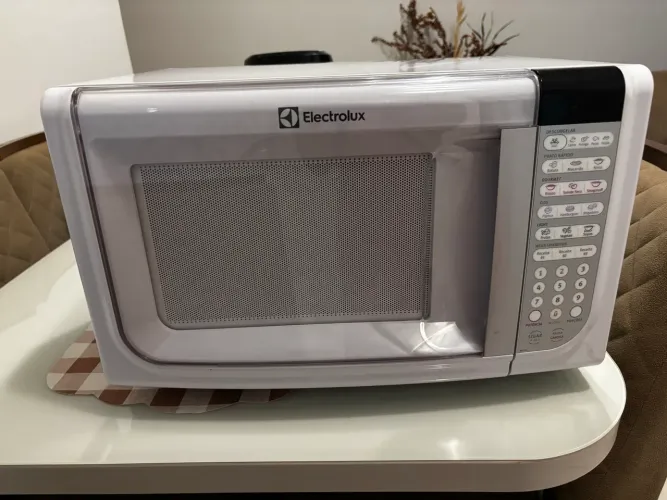 Vendo microondas 31 litros, 127 volts