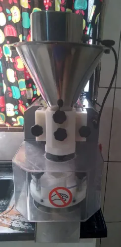 Vendo maquina de fazer salgados