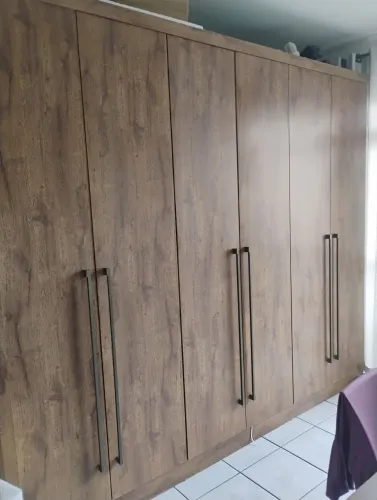 Guarda roupa Bari 6 portas c/ 8 gavetas - Cor: Freijó