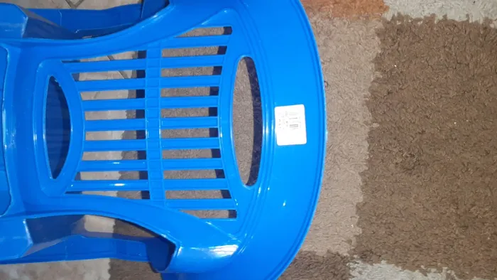 Cadeiras plásticas infantil.