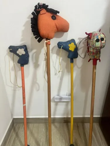 4 Cavalinhos de Pau