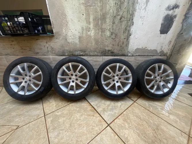 Excelente rodas de Chevrolet Malibu
