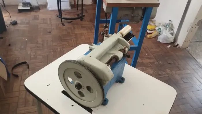 maquina de passar cola