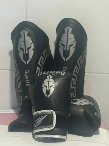 Par de luvas e caneleiras kickboxing/muay thai