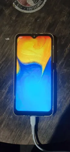 Vende celular a20 ,usado bom