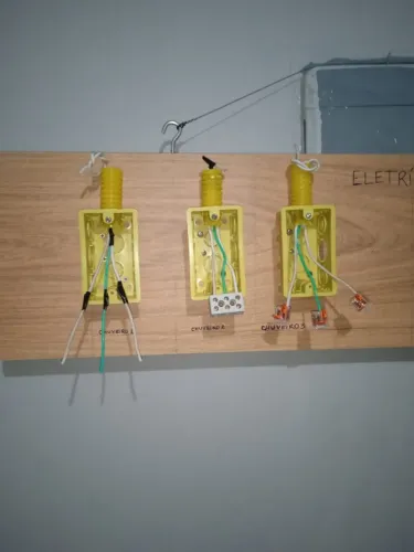 Chuveiro elétrico, ventilador de teto, tomadas, interruptores eletricista leia o anúncio