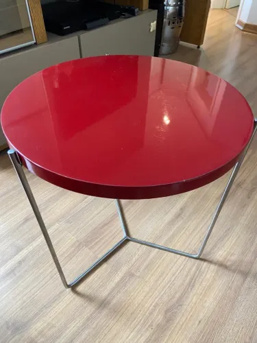 Mesa de canto em laca