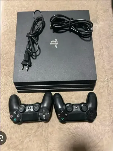 PS4 PRO 1 TERA - 4K -Versão 7215B - Impecável!