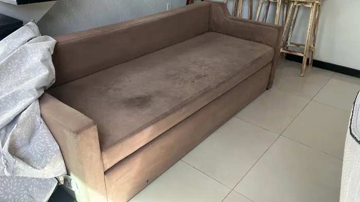 Sofá cama marca Ferrari