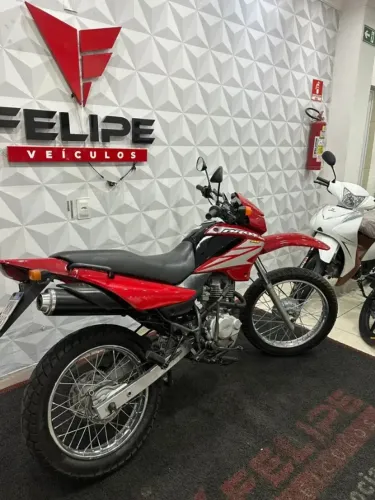HONDA BROS 125 - ANO 2005(FELIPE VEÍCULOS) 