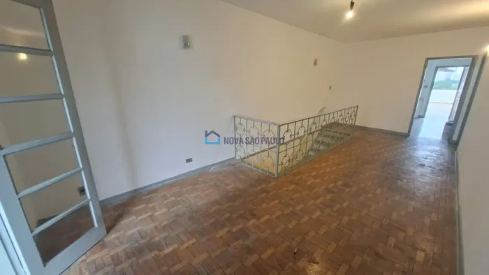 Casa Assobradada para Locação - Vila Gumercindo