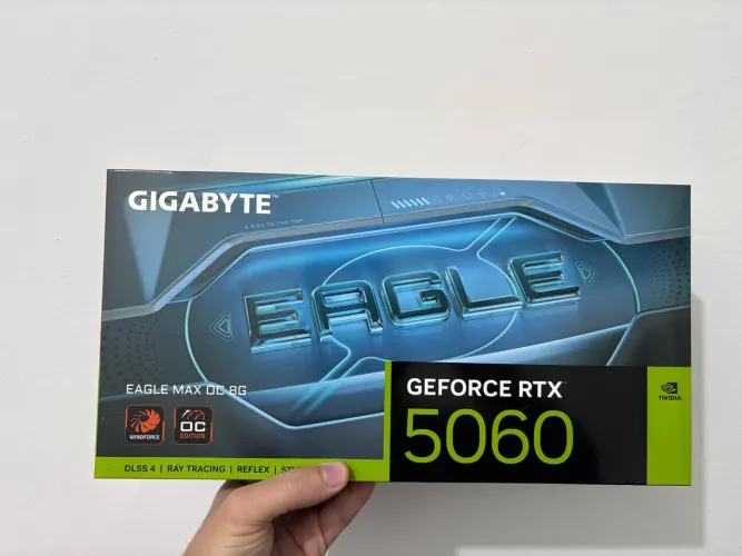 Placa de Video Gigabyte RTX 5060 Eagle Max OC Placa de Vídeo 8GB GDDR7, Nova-Lacrada