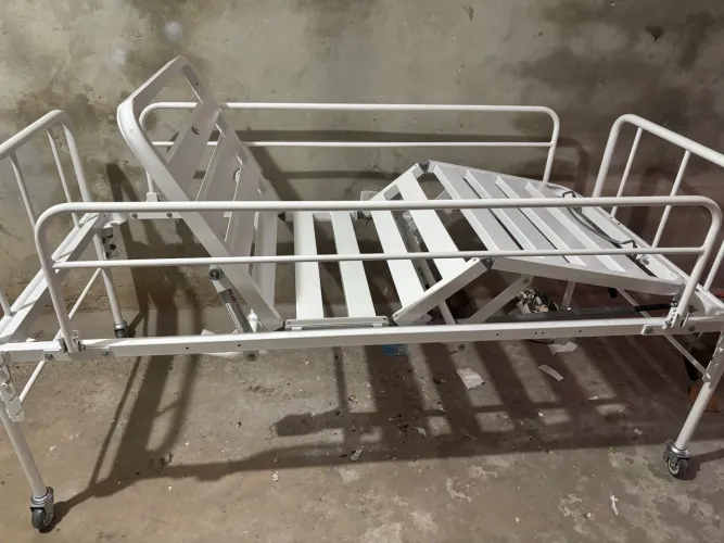 Cama hospitalar Pilates Evolution 02 manivelas 