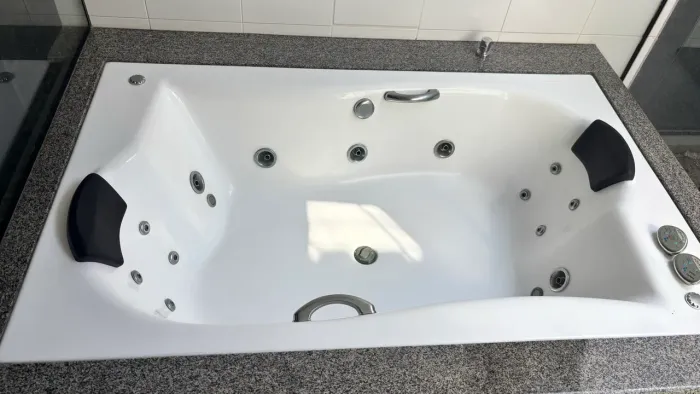 ? BANHEIRA DE HIDROMASSAGEM AQUAPLAS À VENDA! ?