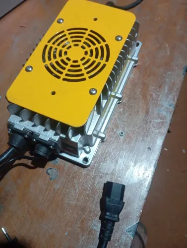 Carregador de bateria de lítio turbo para escuter elétrica moto elétrica