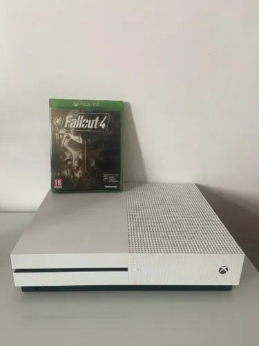 Xbox One S 500GB com fallout 4