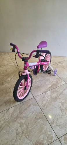 Bicicleta rosa linda para Menina aro 16 bem cuidada