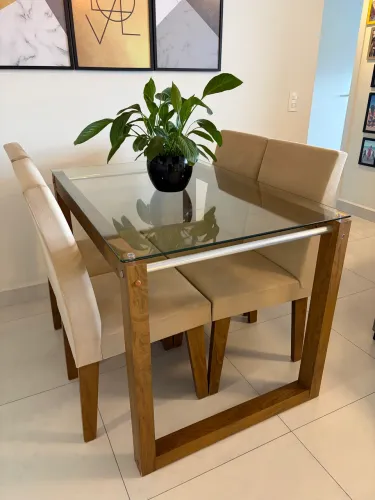 Mesa de jantar 4 lugares