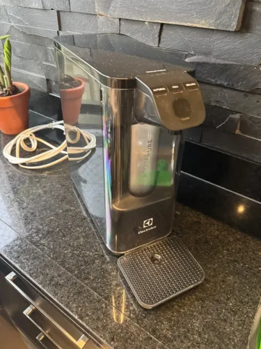 PURIFICADOR DE ÁGUA ELETROLUX PE12G COM FILTRO CARVÃO