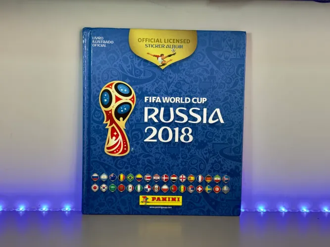 Álbum de figurinhas da Copa do Mundo de 2018 COMPLETO - Capa dura.