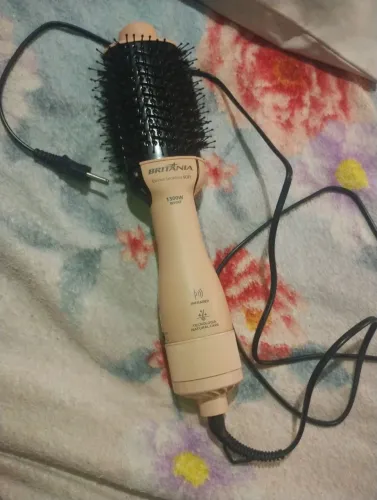 Vende-se escova secadora Britânia Soft