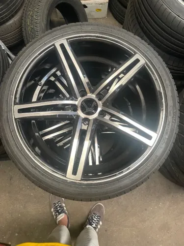Rodas aro 20 montadas Mercedes ESTUDO TROCA 