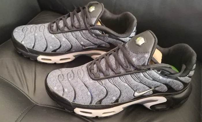 Air Max TN Cinza e Preto tamanho 43