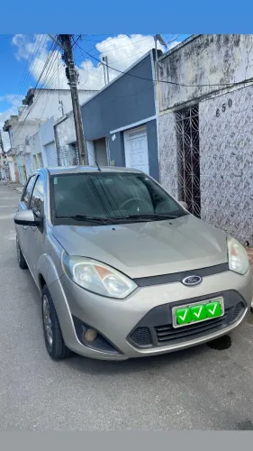 Ford Fiesta Sedan SE 1.6 8V Flex 4P 2014