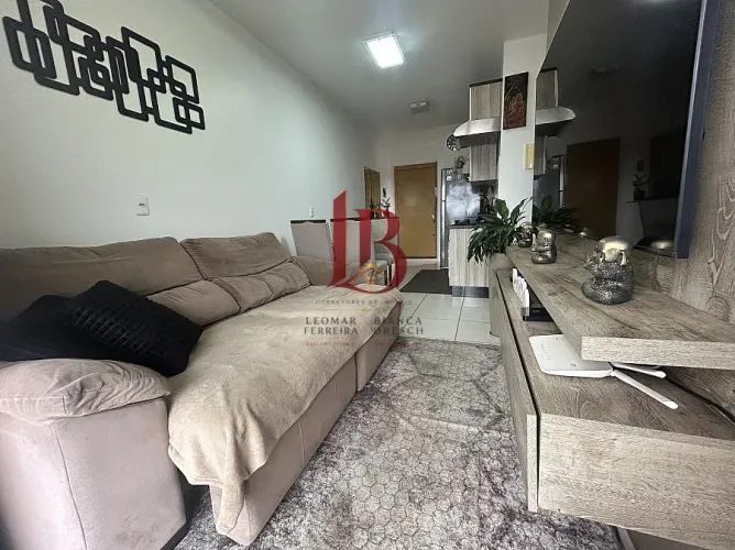 Apartamento no Bairro De Lazzer com 2 dormitórios