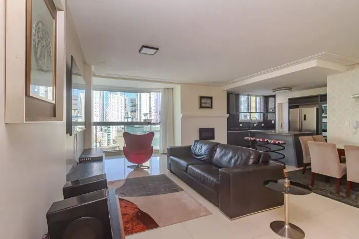 Apartamento com 3 suítes a venda no Ed. Wyn House