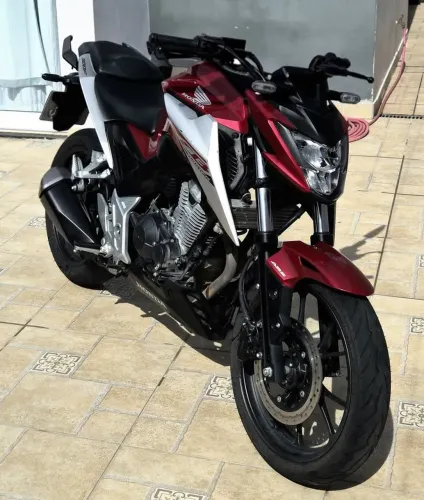 Cb300f troco por carro