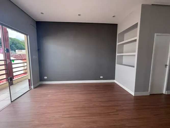 SALA COMERCIAL PARA LOCAÇÃO NO CENTRO DE GUARAREMA