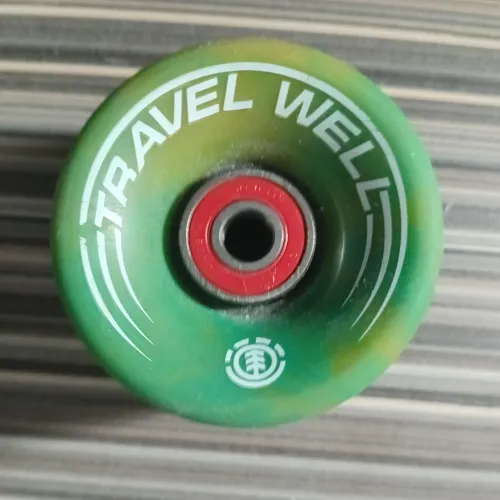 Roda element 60mm com rolamento red bones