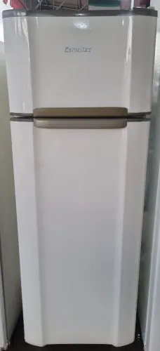 refrigerador gelo seco Esmaltec