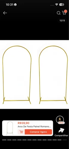 Trio mesinhas e arco romano