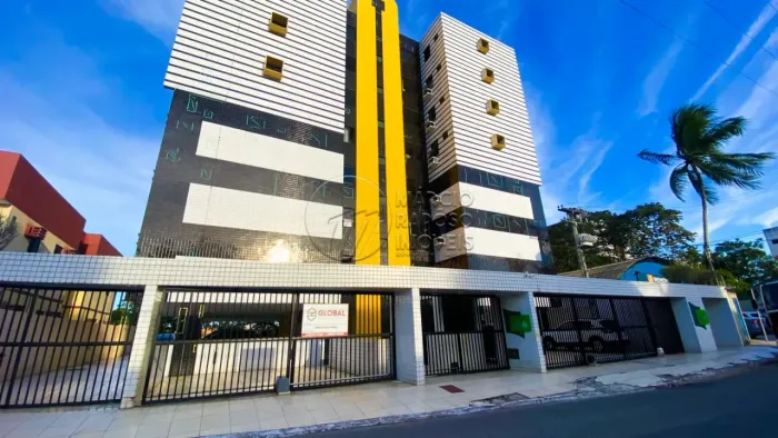 Apartamento com 3 Quartos e Varanda à Venda no Edf. Bosque do Farol