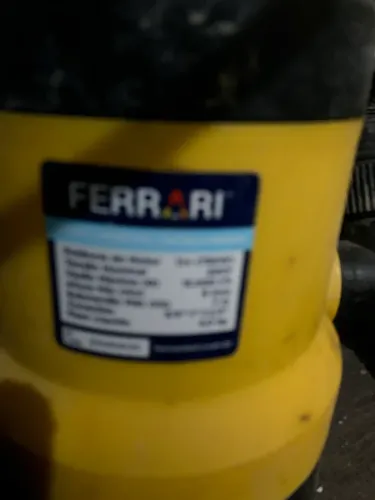 Bomba sapo Ferrari