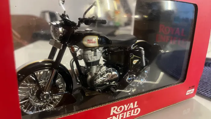 Miniatura Royal Enfield - Classic 500 by Maisto